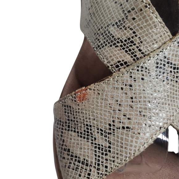 Dansko Snake Print Open Toe Clog Size 39/8.5 - Picture 10 of 15